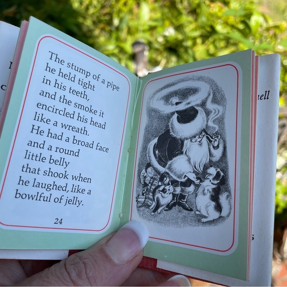 Vintage Christmas Nutshell Library by Hillary Knight 1963 Set of 4 Mini Books - Picture 10 of 10